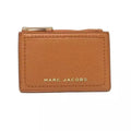 PORTA TARJETA MARC JACOBS SMOKE ALMOND